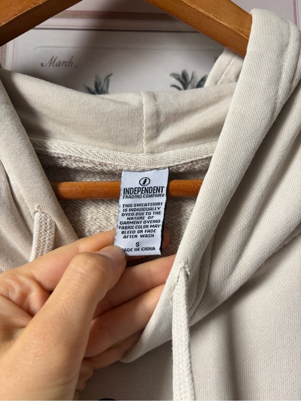 The Beachcomber Sweatshirt Hoodie Small - Picture 7 of 7